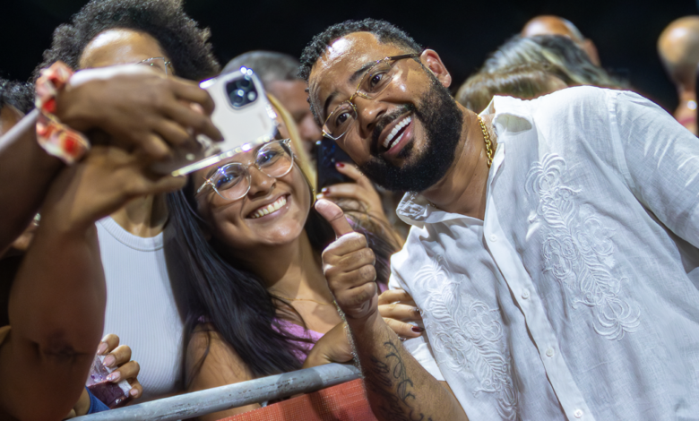 Dudu Nobre agita público em show na Orla de Araçatiba em Maricá 15 Dudu e1766762029986