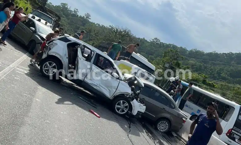 RJ-106: Mega engavetamento envolvendo caminhão fecha rodovia sentido Maricá 7 engavetamento 1
