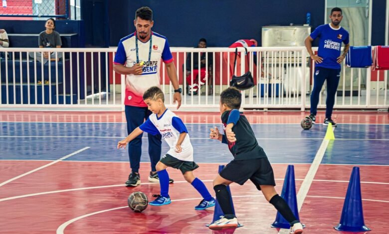 Maricá promove aulas de futsal para crianças; saiba mais 14 futsal