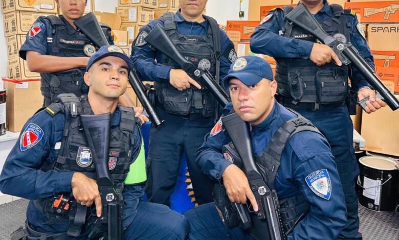 Maricá: Guarda Municipal recebe pistolas de eletrochoque, spray e novas viaturas 18 gm marica equip