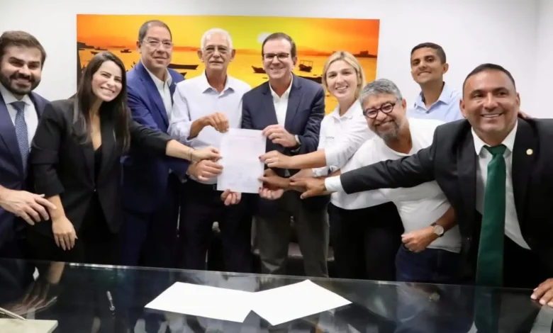Paes e Quaquá selam acordo que promete redesenhar o fluxo de royalties na Região Metropolitana 8 quaqua e paes