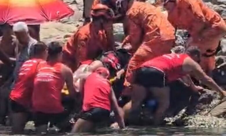 Maricá: Jovem fica ferida e passa por cirurgia após queda no canal de Ponta Negra 14 resgate acidente canal pn