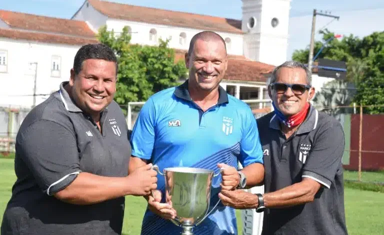 Maricá F.C. traz Marcus Alexandre de volta para comandar a equipe, para a sequência da temporada 10 Marica F.C. define Marcus Alexandre como treinador para a temporada