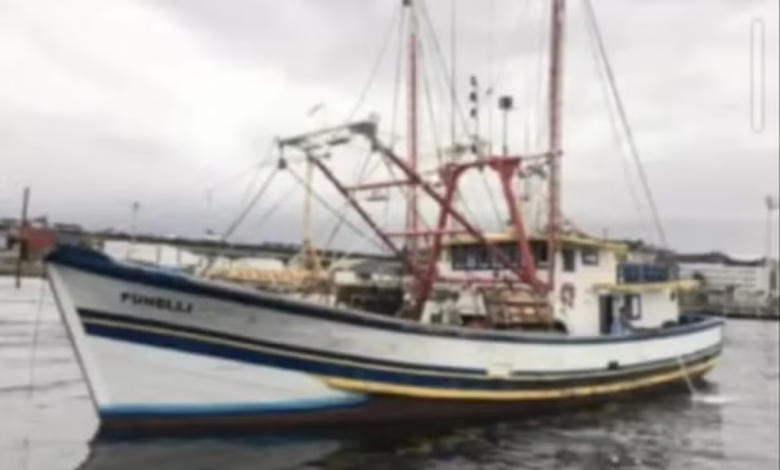 Maricá: Barco some em Ponta Negra e deixa seis pescadores desaparecidos; veja quem são! 16 Seis pescadores desaparecem apos embarcacao sumir no litoral de Marica