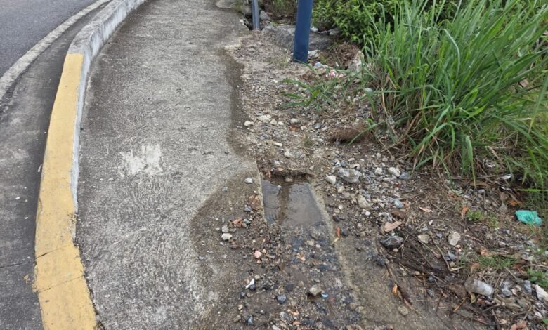 Maricá: Vazamento em ponte no Jardim Atlântico Leste é alvo de reclamações de moradores 11 Vazamento em ponte no Jardim Atlantico Leste e alvo de reclamacoes de moradores