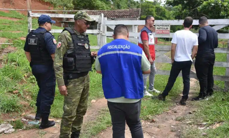 Fiscalização apura denúncias de loteamento irregular no bairro Gamboa, em Maricá 15 Fiscalizacao apura denuncias de loteamento irregular no bairro Gamboa em Marica