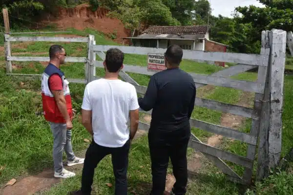 Fiscalização apura denúncias de loteamento irregular no bairro Gamboa, em Maricá 10 Fiscalizacao investiga possivel loteamento irregular no bairro Gamboa