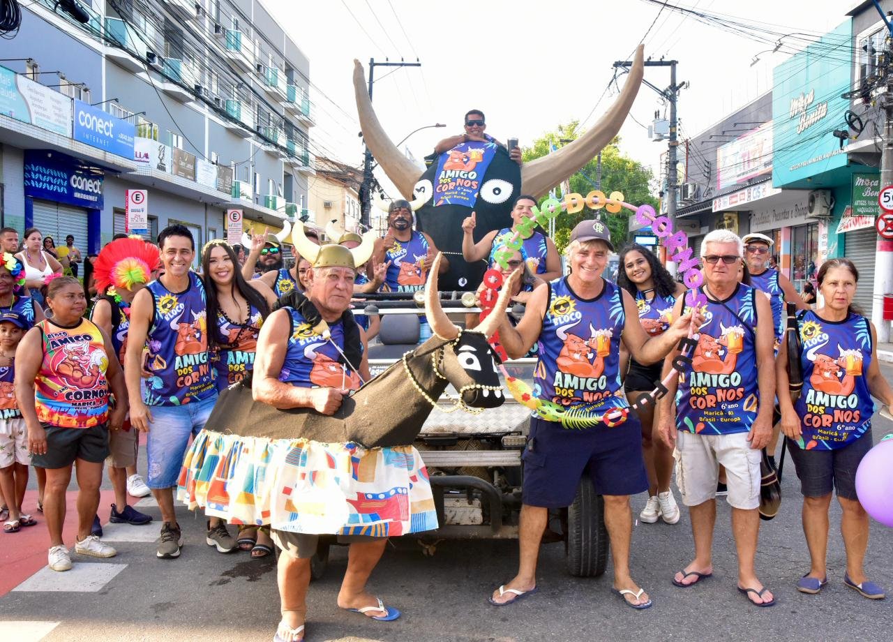 amigos dos cornos carnaval