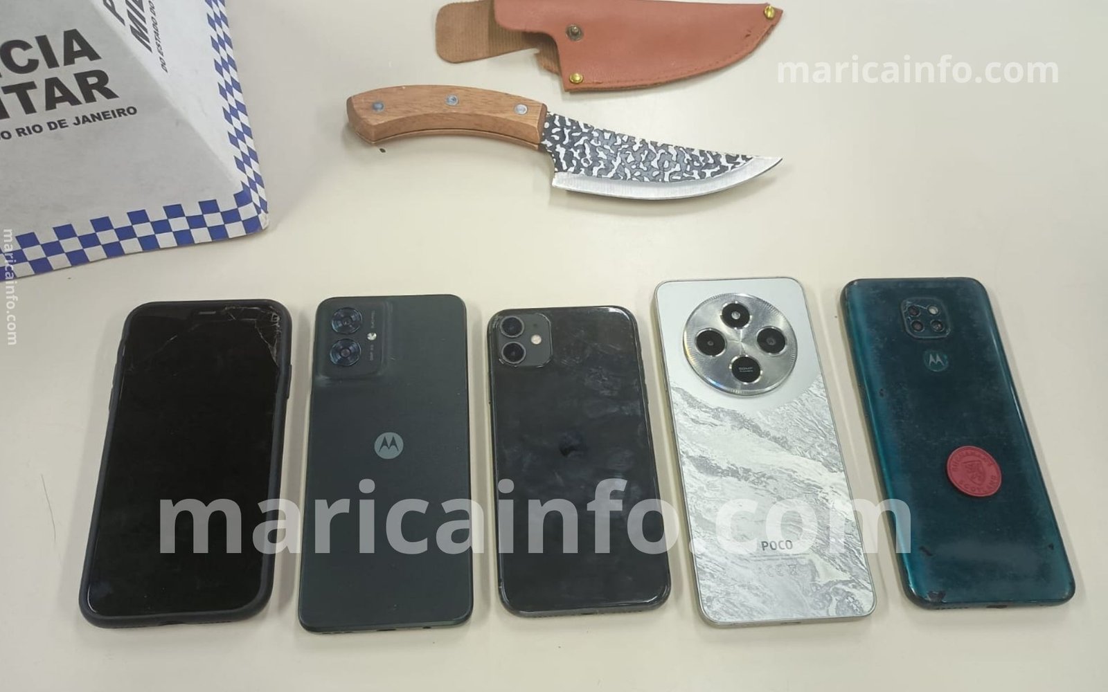 Maricá: Dois suspeitos são detidos após série de assaltos na Orla de Araçatiba 11 celulares roubados
