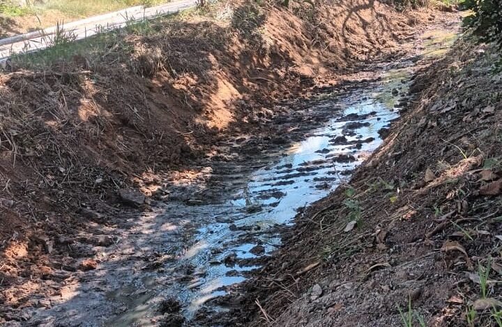 Maricá: Moradores denunciam esgoto a céu aberto em Ponta Negra 8 Esgoto a ceu aberto preocupa moradores no Vale da Figueira II
