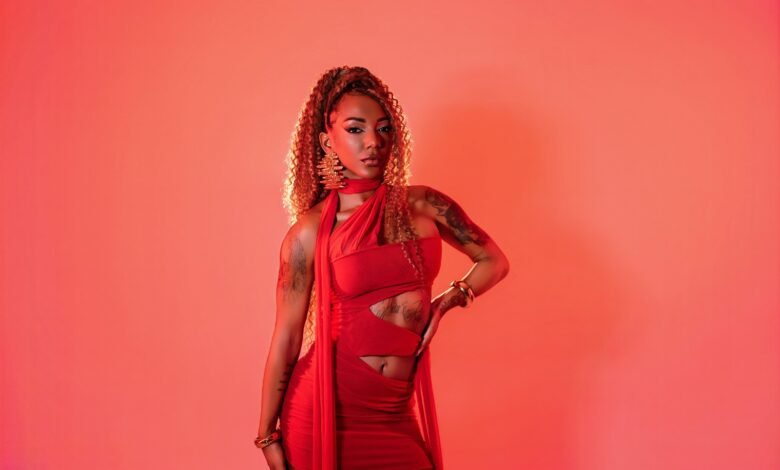 Ex-Rainha do Carnaval, Mari Mola é a nova musa da União de Maricá para o Carnaval 2027 9 Mari Mola