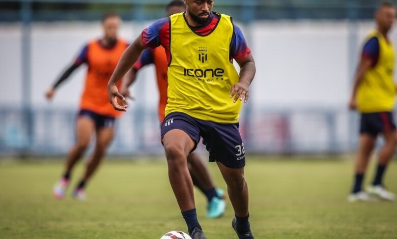 Maricá F.C anuncia novo reforço para disputar Série D e Carioca A2; confira! 18 Marica F.C anuncia contratacao do zagueiro Paulo Cesar para a temporada