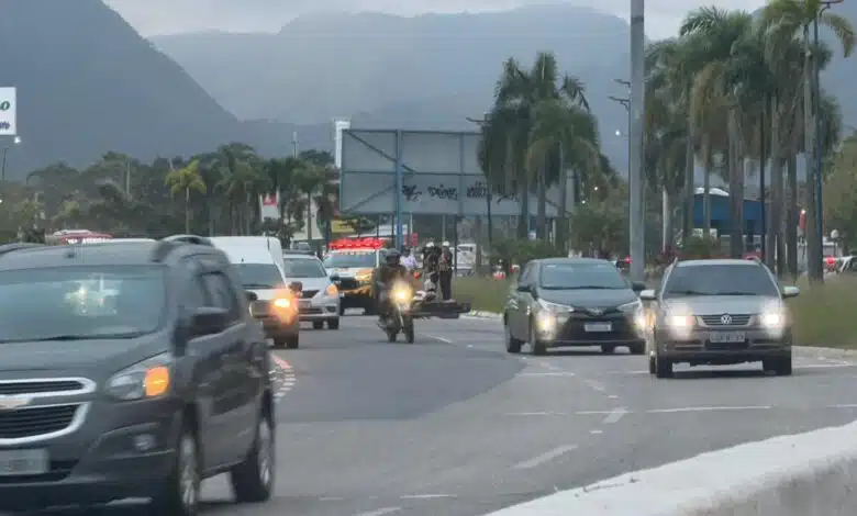 Acidente no km 28 da RJ-106 trava trânsito e causa congestionamento em Maricá 13 WhatsApp Image 2026 04 09 at 17.29.49