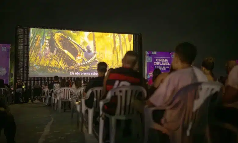 Cinema Inflável estreia em Maricá e reúne famílias em noite de cultura ao ar livre 11 cinema inflavel