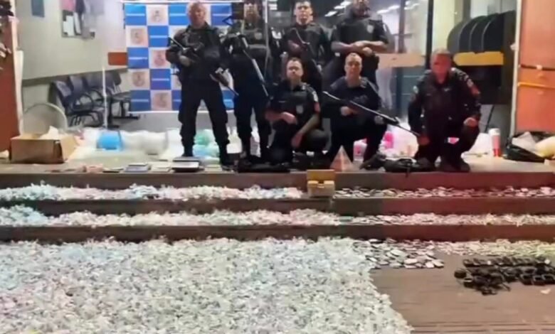Maricá: operação da PM em Itaipuaçu deixa suspeito baleado e causa prejuízo milionário ao tráfico 8 material apreendido no mcmv itaipuacu
