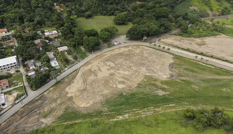 Quaquá visita obras de novas unidades de saúde e promete 16 postos até o fim do ano em Maricá 16 terreno ubs espraiado
