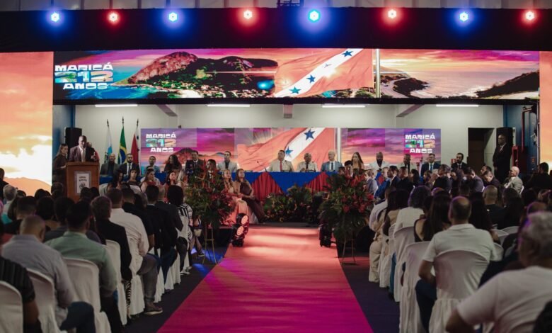 Sessão solene marca os 212 anos de Maricá com entrega de títulos e homenagens 12 Marica celebra 212 anos com reconhecimento a liderancas servidores e personalidades