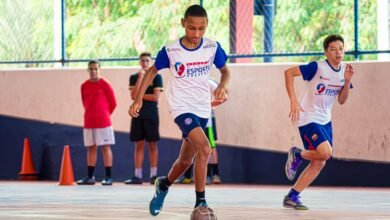 Marica oferece aulas gratuitas de futsal para adolescentes nas arenas esportivas
