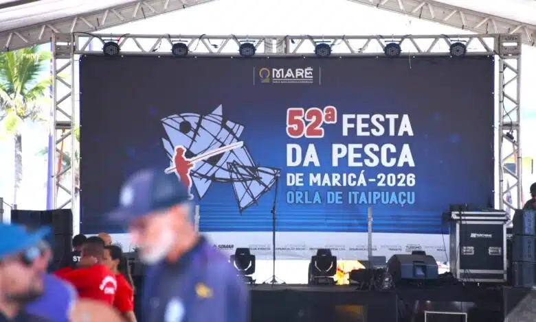 Maricá: Primeiro dia da Festa da Pesca movimenta Itaipuaçu 19 Marica primeiro dia da tradicional Festa da Pesca reune moradores e visitantes em Itaipuacu