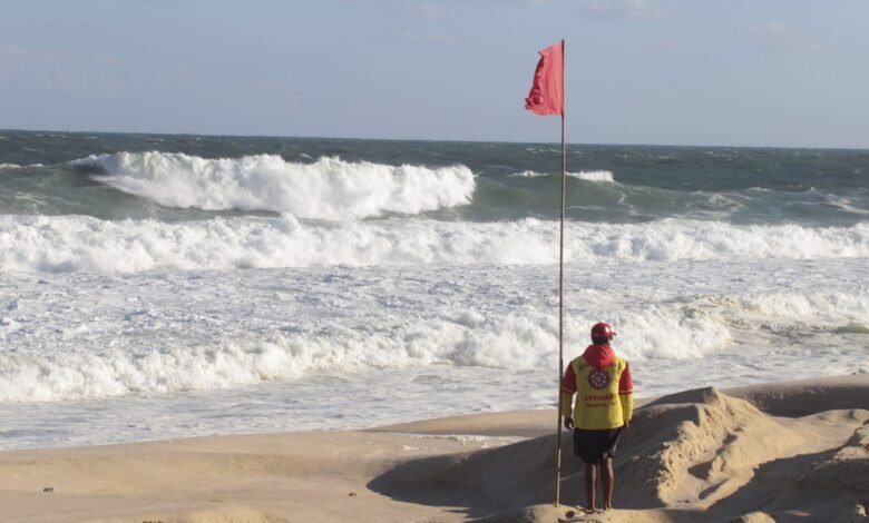 Defesa Civil alerta para ressaca em Maricá com ondas de até 2,5 metros neste fim de semana 16 Defesa Civil alerta para ressaca no litoral de Marica com ondas de ate 25 metros neste fim de semana