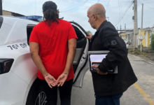 Falsa assistente social é presa em Maricá por aplicar golpes em idosos 13 Falsa assistente social e presa em Marica suspeita de aplicar golpes milionarios em idosos