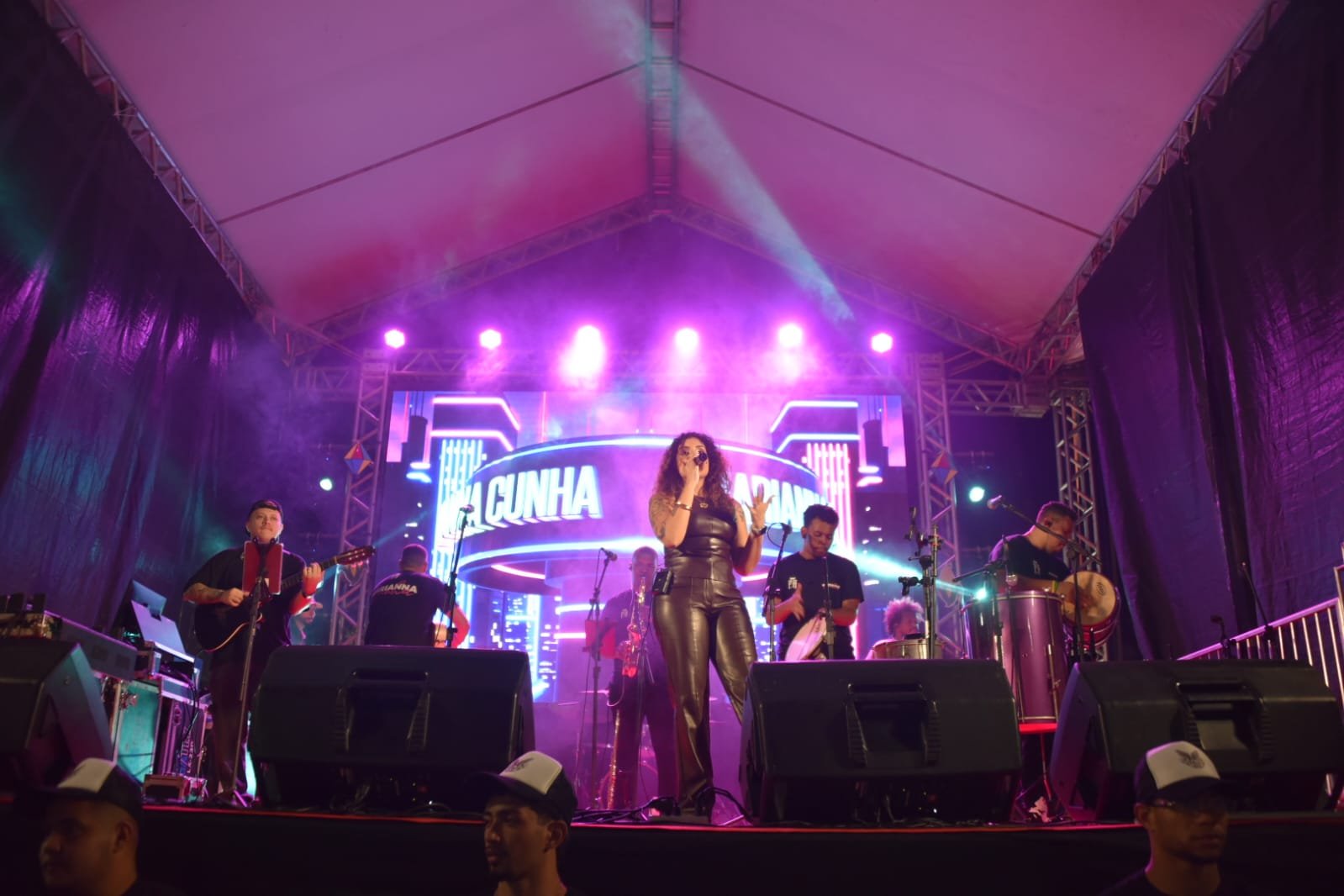 Festa de Sao Pedro atrai grande publico e abre programacao de shows em Marica