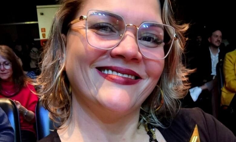Escritora de Maricá lança livro premiado internacionalmente no GAM 14 WhatsApp Image 2026 06 26 at 14.00.01