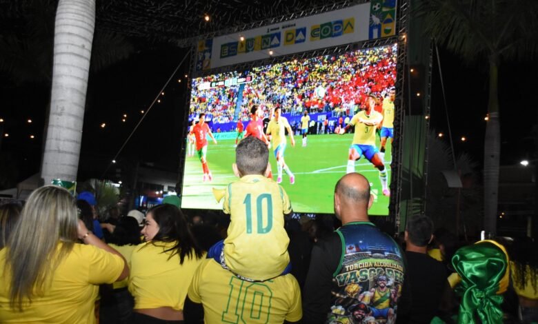 Maricá: Esquina da Copa terá campanha de arrecadação de agasalhos para ajudar famílias em situação de vulnerabilidade, saiba mais! 12 ‘Esquina da Copa reune torcedores para acompanhar estreia do Brasil