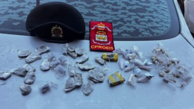 Troca de tiros com termina com jovem preso e drogas apreendidas em Maricá 32 Troca de tiros com termina com jovem preso e drogas apreendidas em Marica