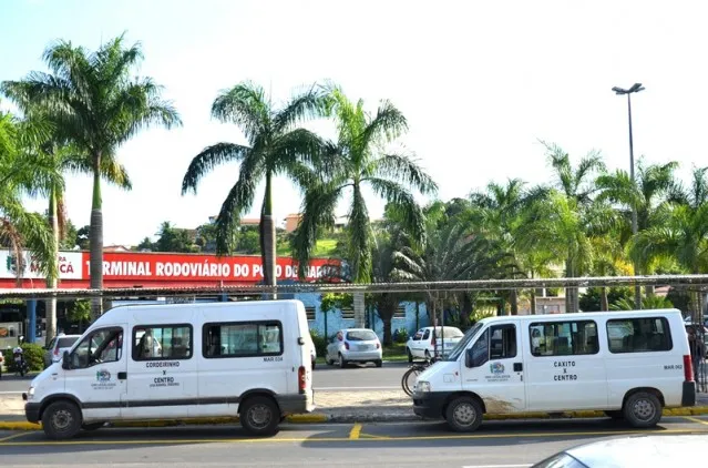 Vans de Maricá reduzem preço de passagem para R$ 2,70 com medo das manifestações 7 Vans reduziram o valor da tarifa. (Foto: Reprodução | PMM)