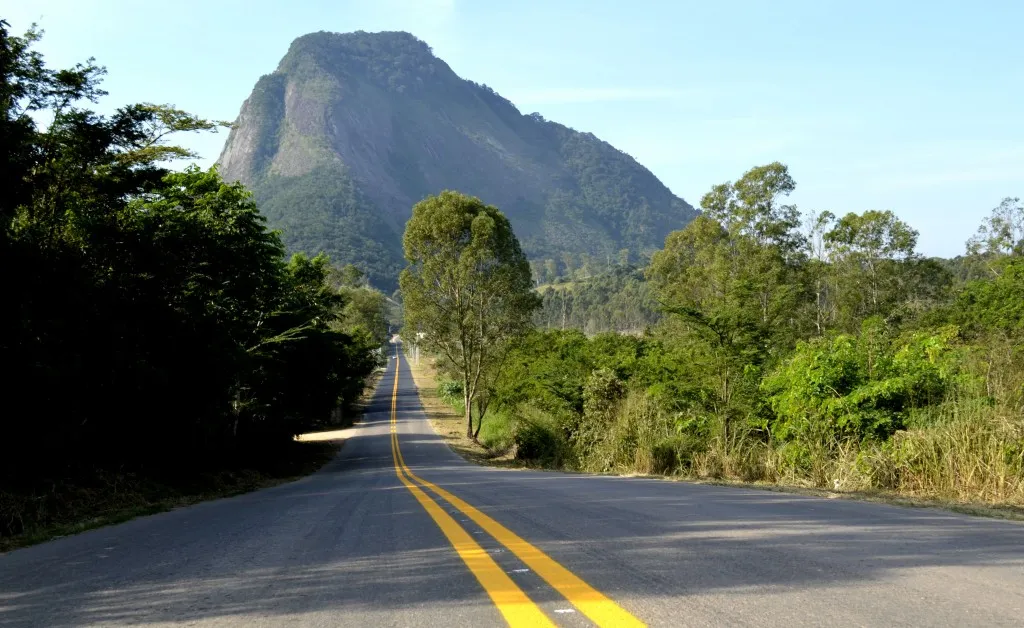 ‘Novo asfalto’ é colocado na estrada dos Cajueiros 10 Estrada dos Cajueiros recebe novo asfalto e sinalização. (Foto: Fernando Silva | PMM)