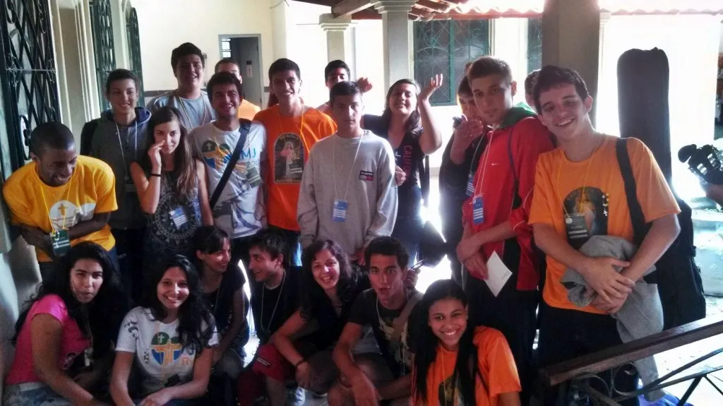 JMJ 2013: Peregrinos Italianos chegam à Maricá 9 Jovens Italianos e Brasileiros no Sal da Terra, no Centro de Maricá. (Foto: Matheus Policarpo)
