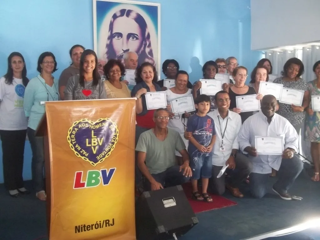 LBV promove entrega de certificado de conclusão do curso de informática 9 LBV promove entrega de certificado de conclusão do curso de informática