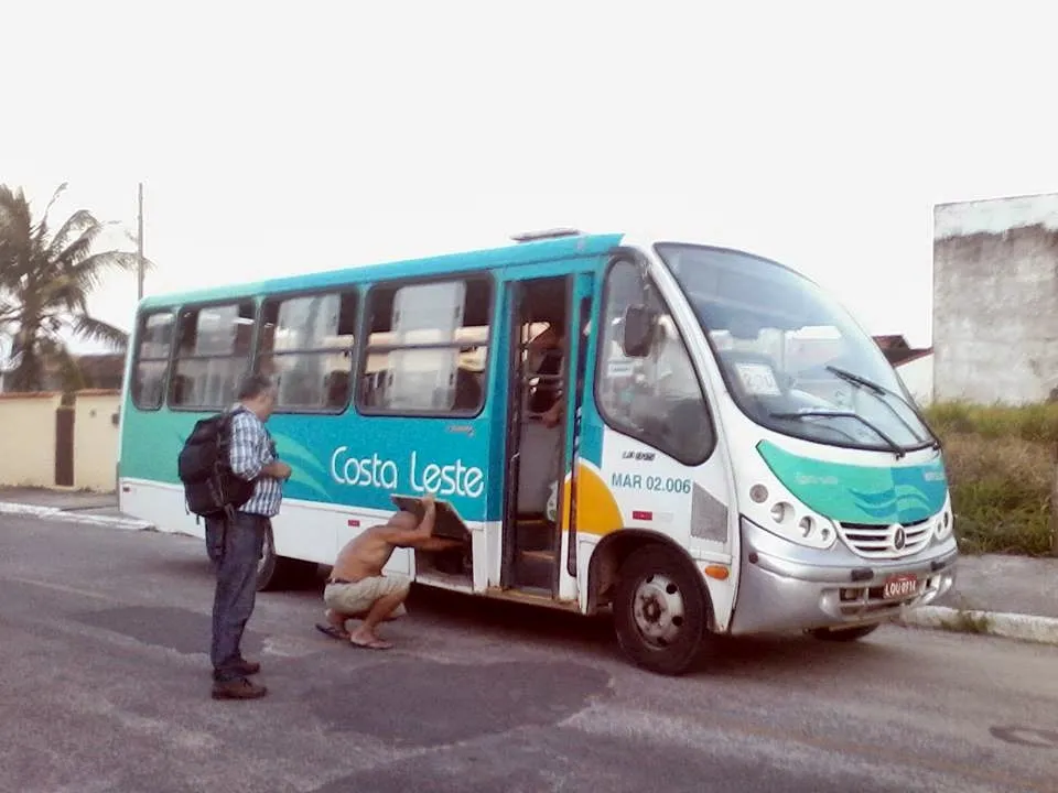 Costa Leste: Ônibus quebra e deixa passageiros na mão 9 Falta de manutenção nos ônibus da Costa Leste. (Foto: Michelle Lima | Maricá Info)