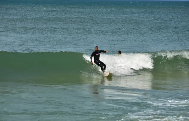 Turismo: Apresentado projeto de criação de recifes artificiais para a prática de surf em Maricá 5 Prática do surf será atrativo turístico para a cidade. (Foto: Paulo Polônio | PMM)