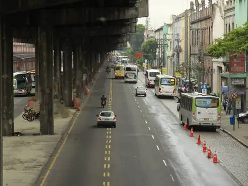 Maricá: Linhas de ônibus sofrem alterações com fechamento da Rodrigues Alves 6 Avenida Rodrigues Alves foi fechada para preparação da implosão do Elevado da Perimetral. (Foto: Gabriel de Paiva)