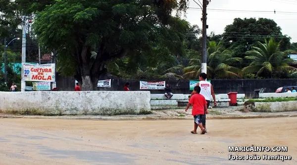 Moradores denunciam abandono em obra de praça em Bambuí 8 Praça de Bambuí antes de começar a reforma. (Foto: João Henrique | Maricá Info)