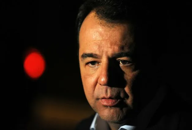RJ: Cabral deixa o cargo em março, Pezão assume 8 Sergio Cabral deve deixar o governo do Rio em março de 2014. (Foto: ABr)