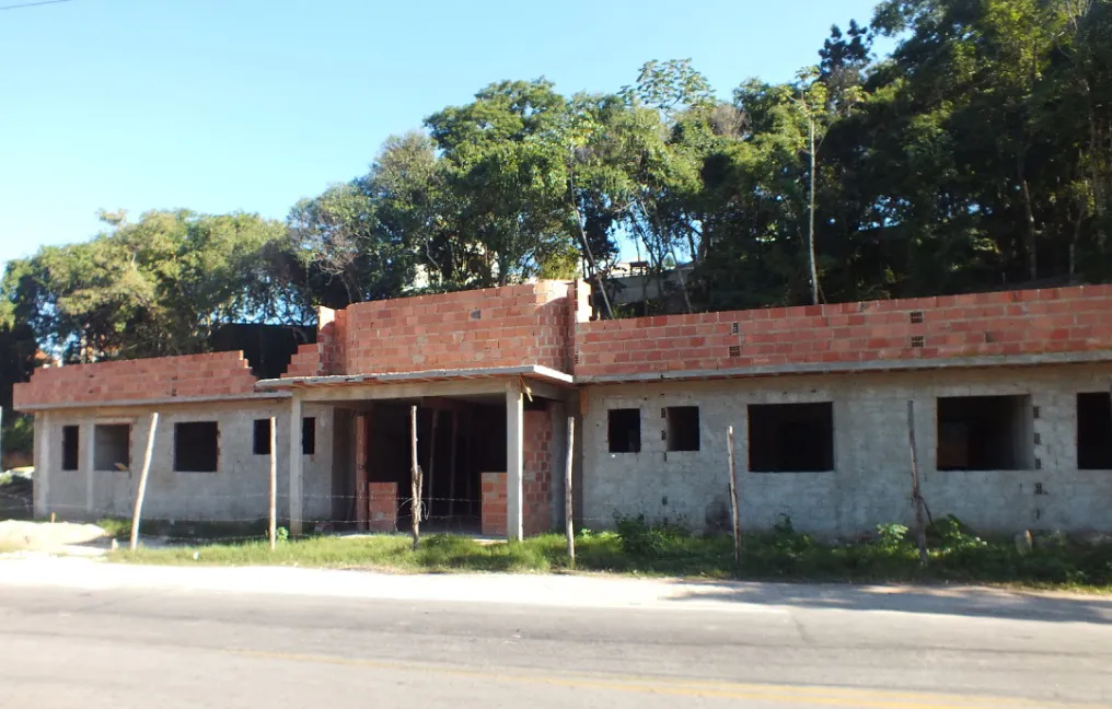 Maricá: Postos de saúde com obras paralisadas 10 No Centro, obras posto de saúde paradas por falta de verba. (foto: João Henrique / Maricá Info)