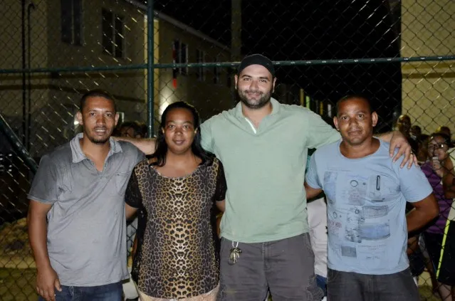 Itaipuaçu: Moradores de condomínio Minha Casa Minha Vida elegem síndicos 12 Carlos Henrique Soares (camisa azul) eleito síndico do Setor D