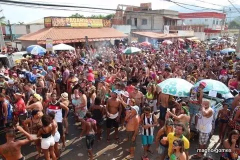 Itaipuaçu: Bloco Tromba Nervosa reúne multidão e faz sucesso de foliões 8 (fotos: Magno Gomes)