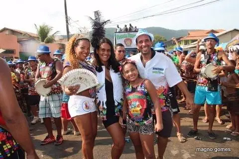 Itaipuaçu: Bloco Tromba Nervosa reúne multidão e faz sucesso de foliões 12 (fotos: Magno Gomes)
