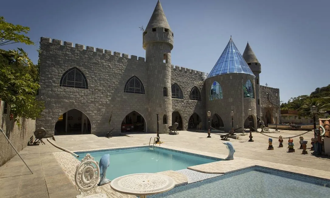 Maricá: TV Record mostra castelo construído em Bambuí 7 castelo de bambui