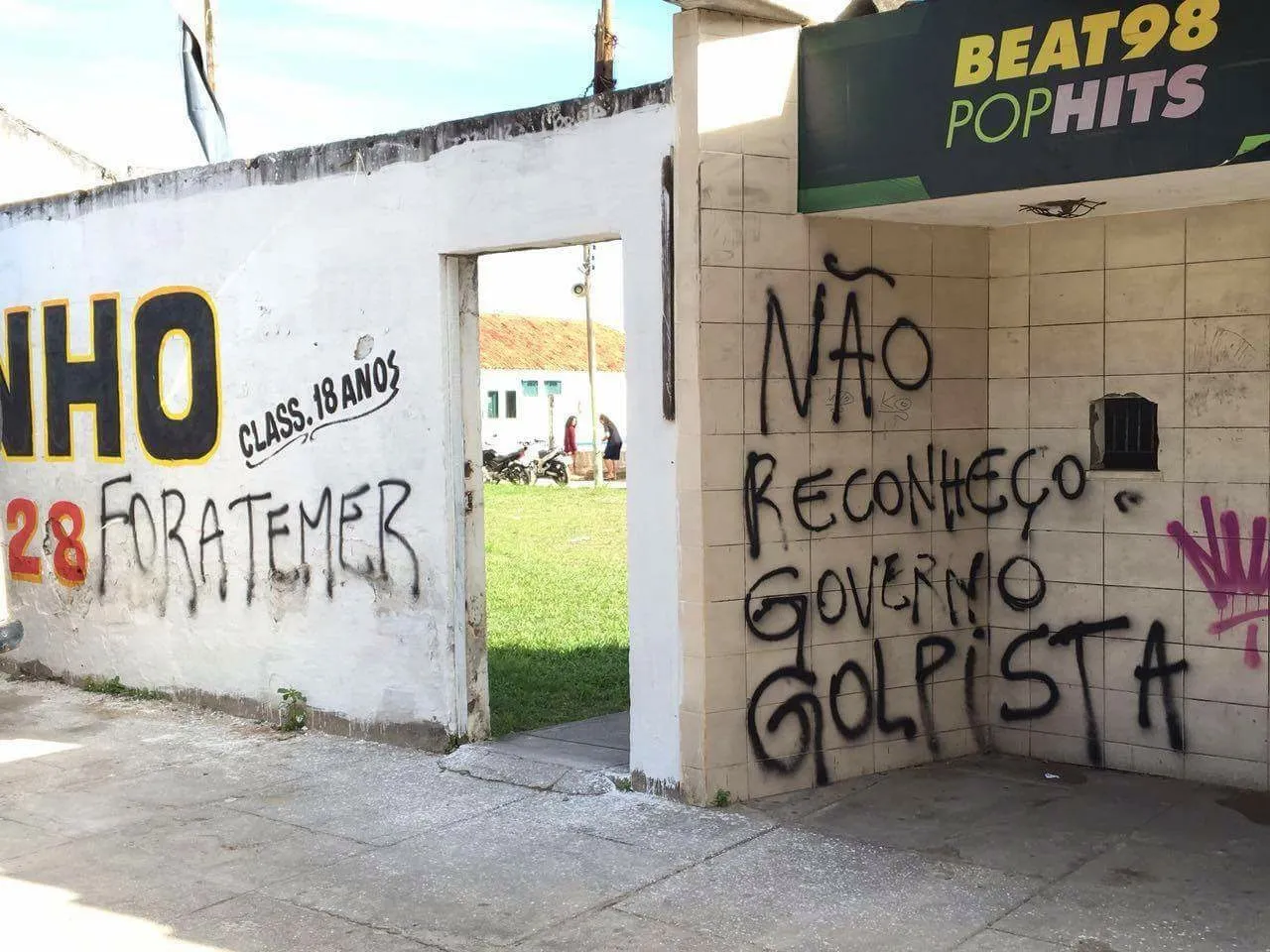 Centro de Maricá é alvo de pichações 8 image