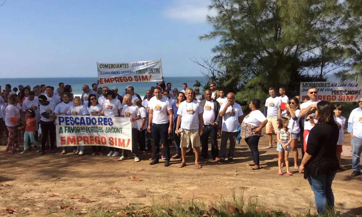 Moradores de Jaconé, em Maricá, fazem manifestação a favor do porto 8 IMG 5052