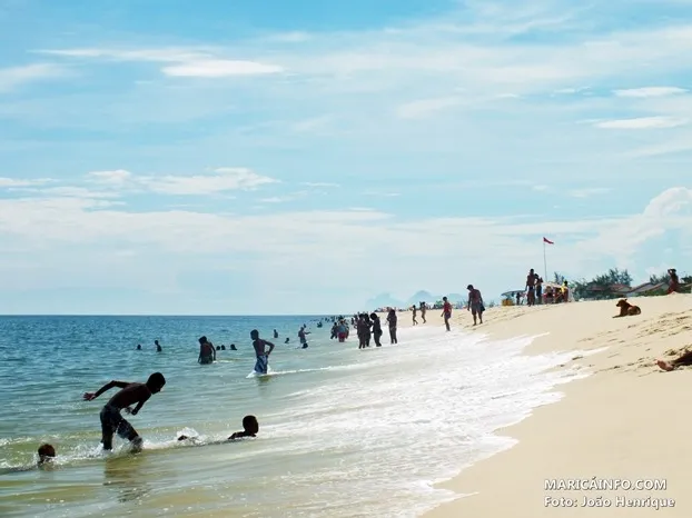 Maricá tem dia de forte calor e praias cheias 10 Praia Maricá