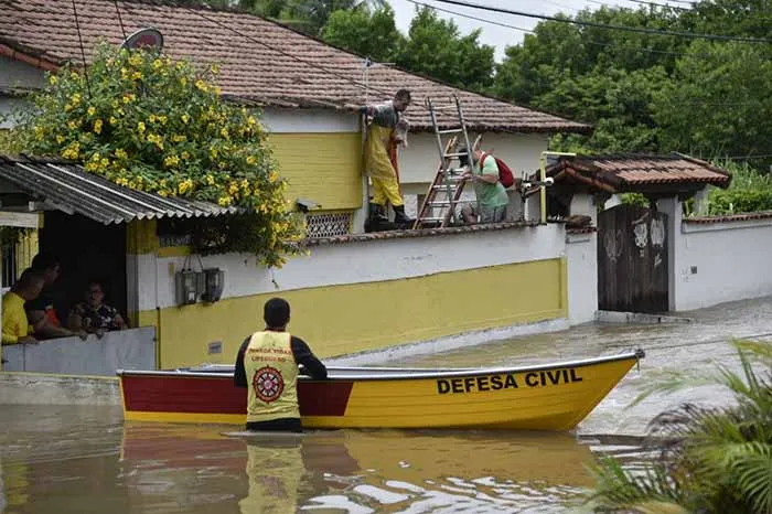 Maricá: Com chegada de frente fria, Defesa Civil alerta para chuvas intensas 9 defesa civil barco maricá