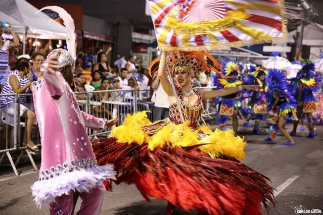 Após 11 anos, escolas de samba voltam a desfilar no Centro de Maricá 8 carnaval1
