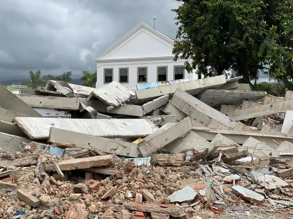 Maricá: Obras na praça central devem ser entregues em Agosto 8 demolicao anfiteatro3