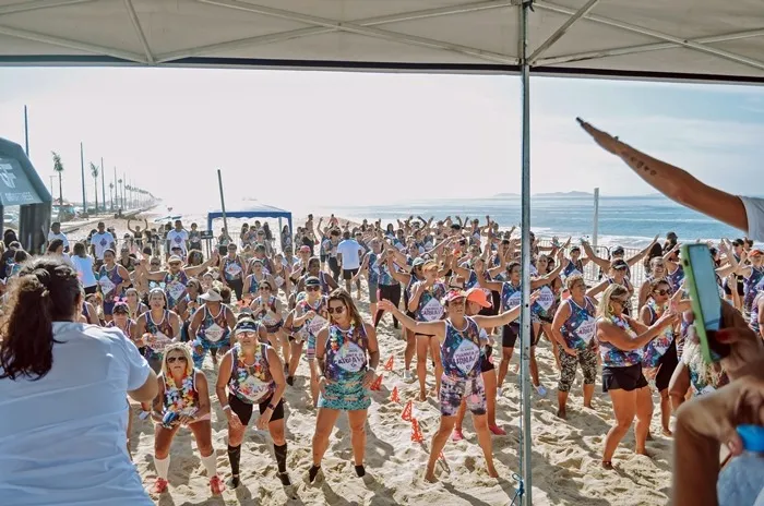 Itaipuaçu: Academia Gigio Fitness marca presença no Carnaval com aulão de dança e treino funcional na praia 9 giggio aulao